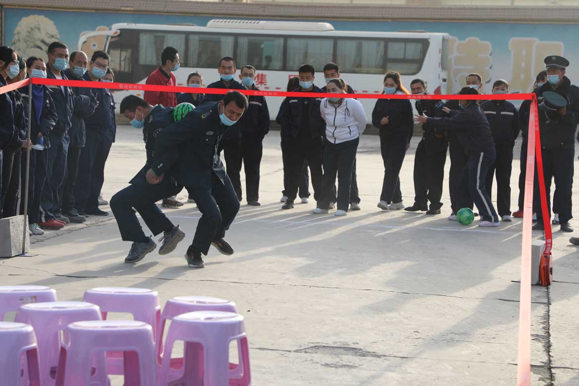 趣味联谊促进民族大团结_副本