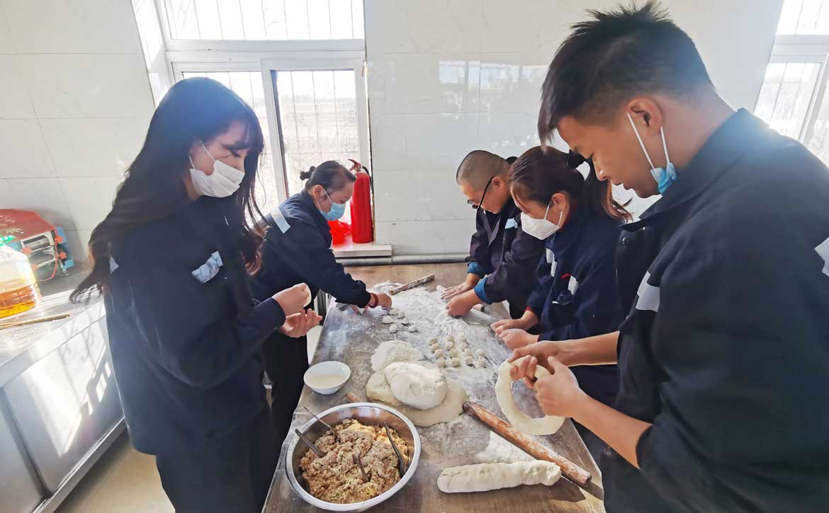 葫芦岛公司党建活动敬老院